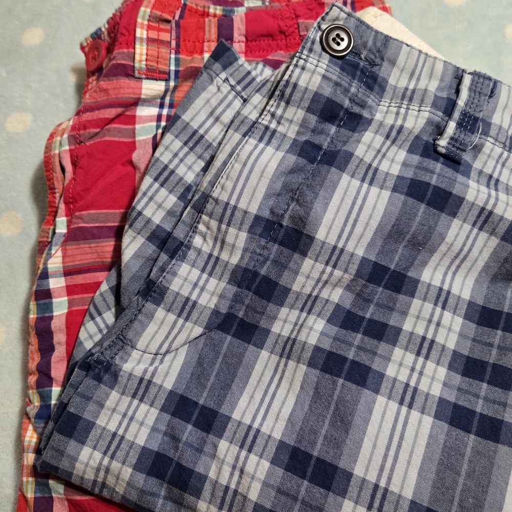 Men Shorts. Urban Decay And Dockers Size 32